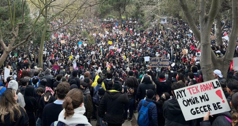 universite-ogrencileri-macka-parkina-akin-etti-hak-hukuk-adalet-d1qBDyq9.jpg